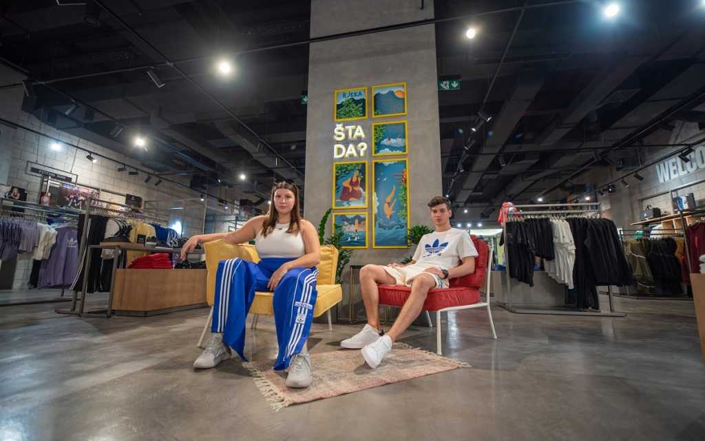 adidas u suradnji s umjetnicom Pekmezmed otvorio novouređenu trgovinu u Rijeci